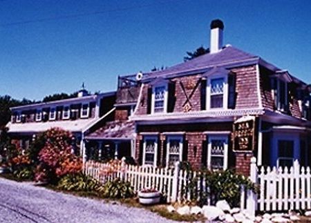 Sea Breeze Inn Hyannis Port Exterior photo